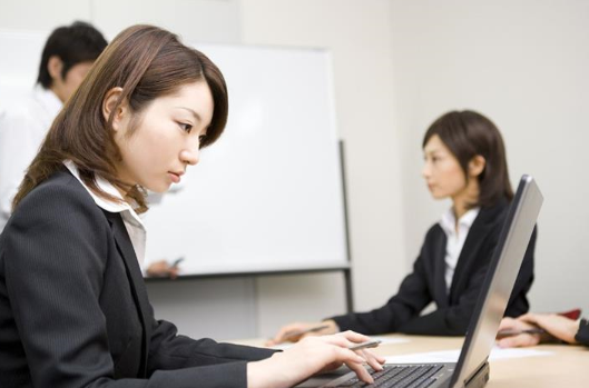 企業(yè)培訓(xùn)管理系統(tǒng)軟件有哪些高性價(jià)比功能